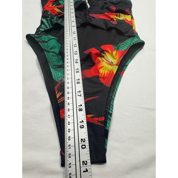 NEW Frederick's of Hollywood Cabarita Paradise Cut Out One-Piece Swimsuit S NWT - Picture 12 of 12